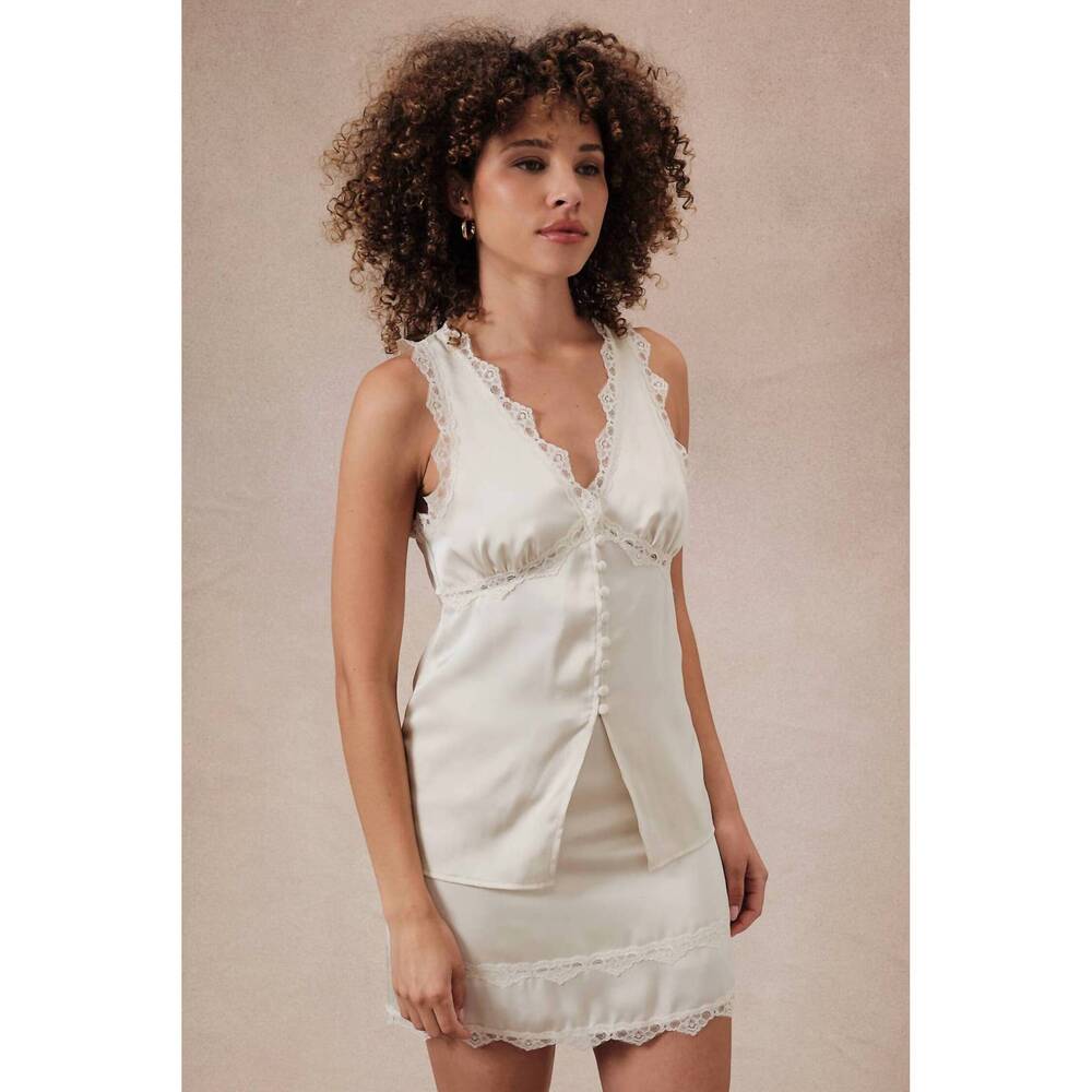 NEW SUNDAY EDITION joslyn satin lace top in cream